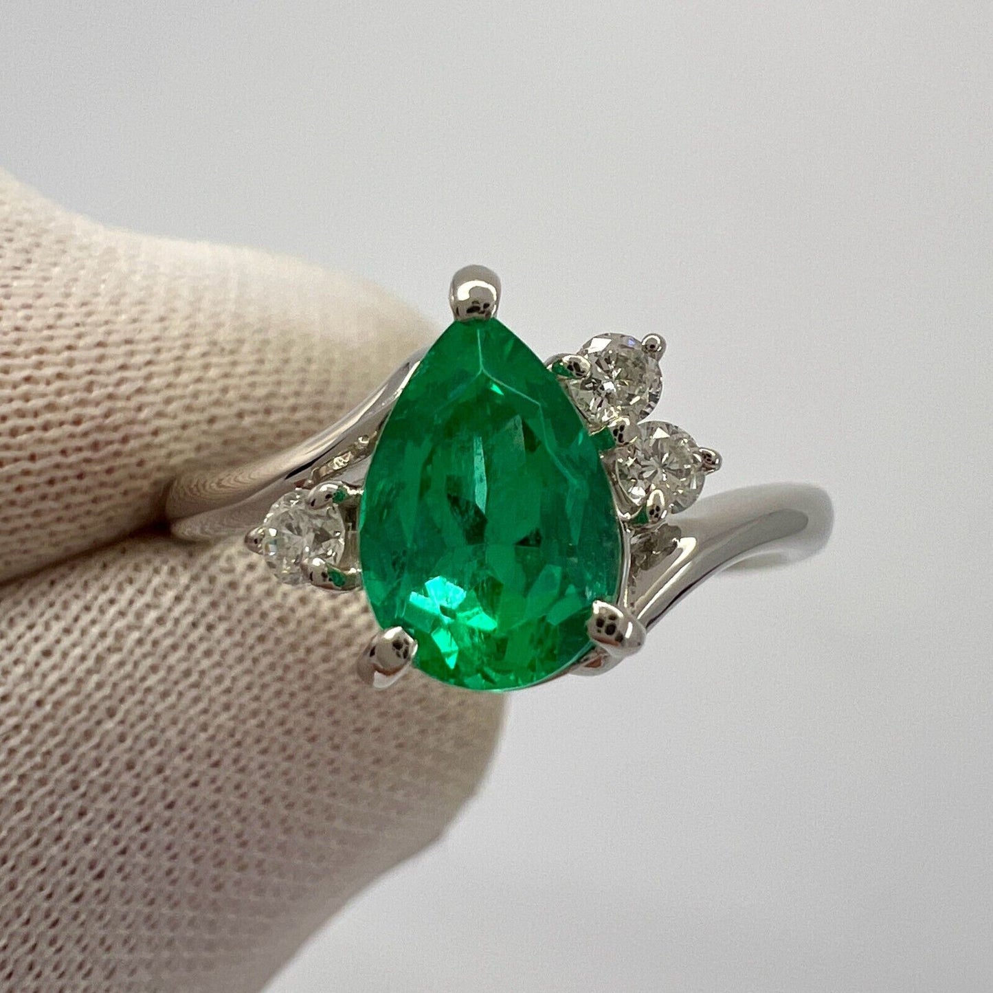 1.06ct Vivid Green Pear Teardrop Cut Colombian Emerald & Diamond Platinum Ring