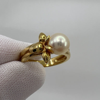 Rare Vintage Van Cleef & Arpels White Pearl 18k Yellow Gold Flower Ring EU49