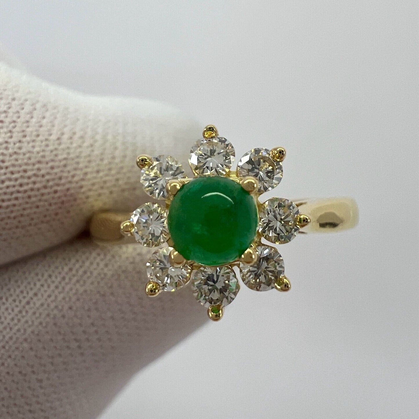 Vintage Tiffany & Co. Round Emerald And Diamond 18k Gold Cluster Flower Ring