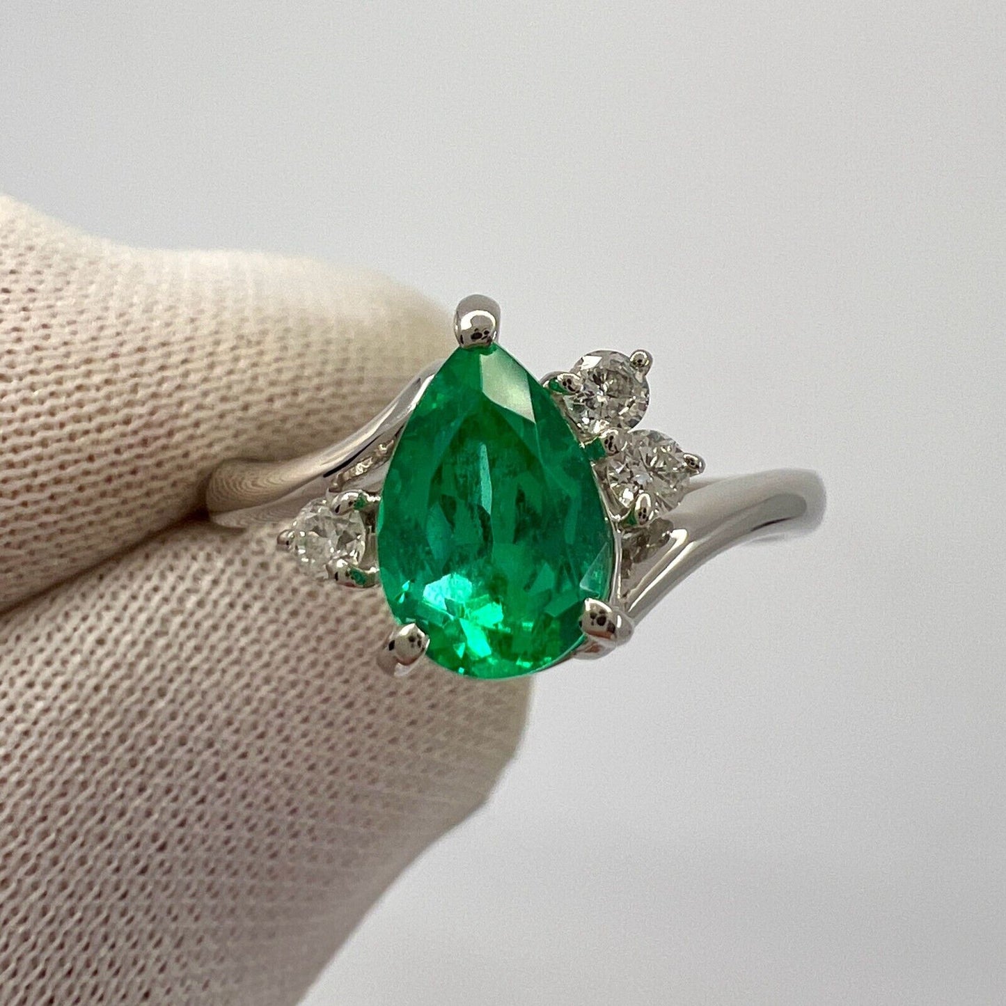 1.06ct Vivid Green Pear Teardrop Cut Colombian Emerald & Diamond Platinum Ring