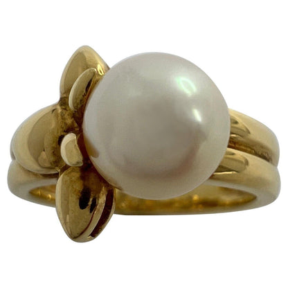 Rare Vintage Van Cleef & Arpels White Pearl 18k Yellow Gold Flower Ring EU49