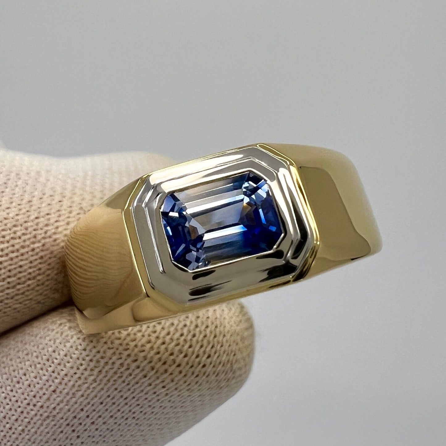 Natural Bi Colour White Blue Ceylon Sapphire Emerald Cut 18k Gold Signet Ring