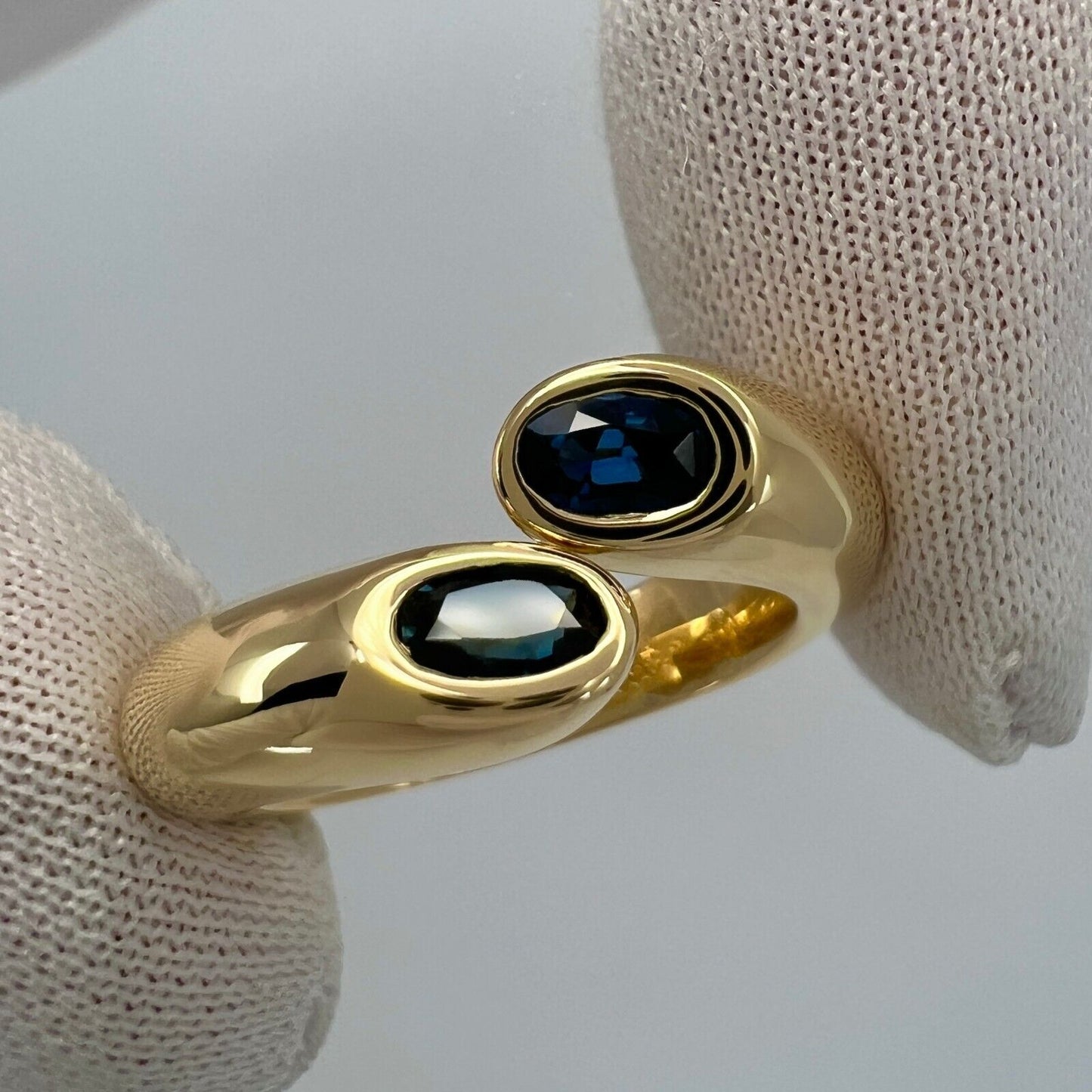 Cartier Deep Blue Sapphire Oval Cut Ellipse 18k Gold Bypass Split Ring EU49