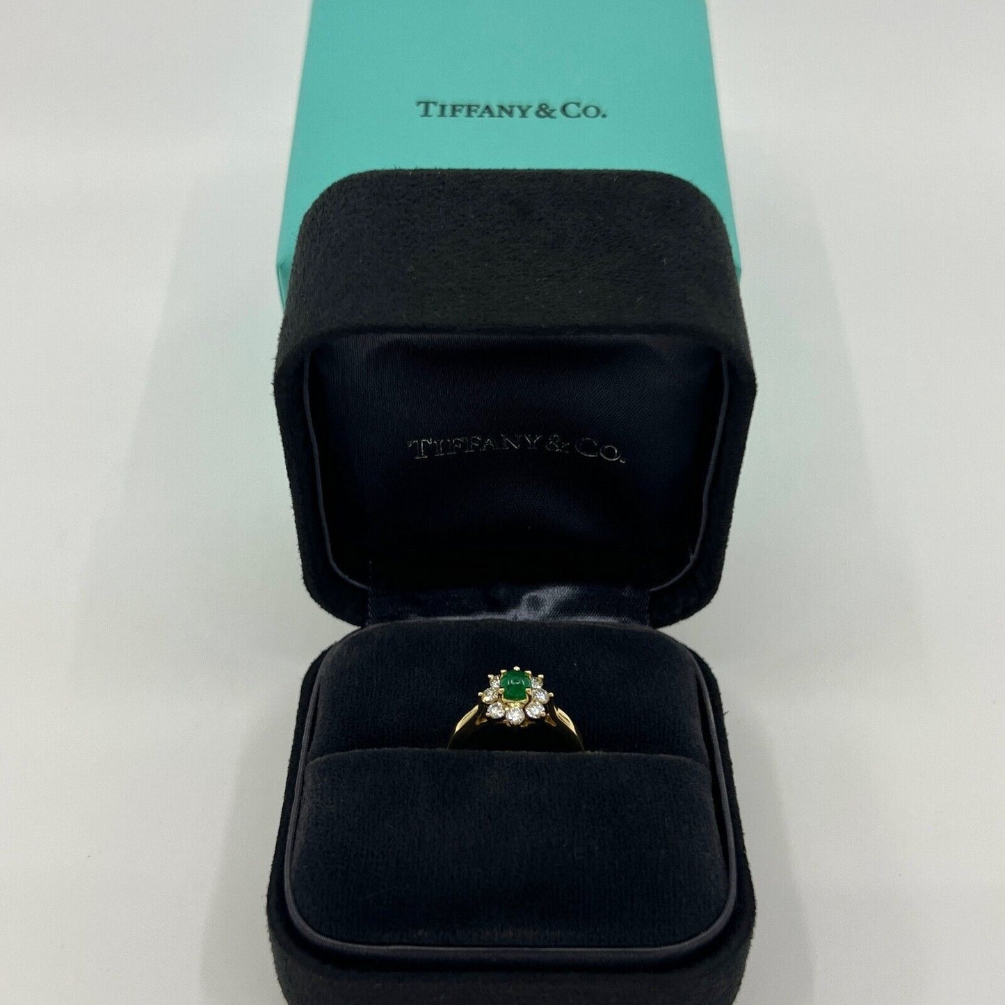 Vintage Tiffany & Co. Round Emerald And Diamond 18k Gold Cluster Flower Ring