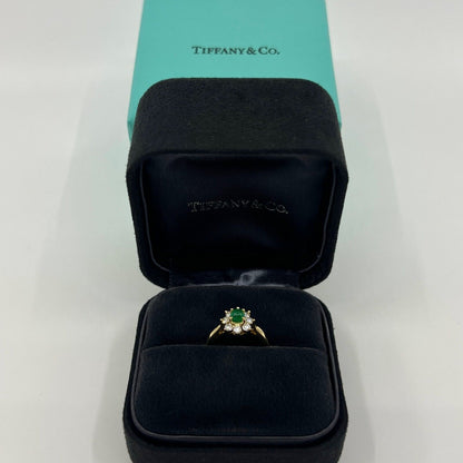 Vintage Tiffany & Co. Round Emerald And Diamond 18k Gold Cluster Flower Ring