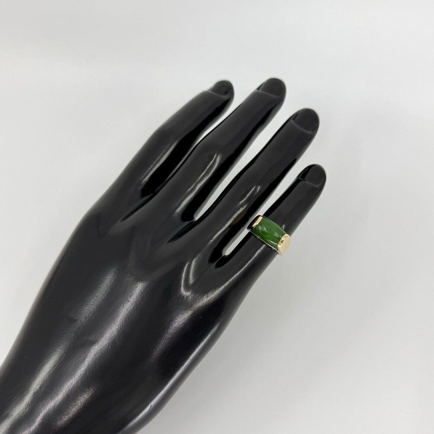 Rare Bvlgari Bulgari Green Jade Tronchetto 18 Karat Yellow Gold Ring with Box