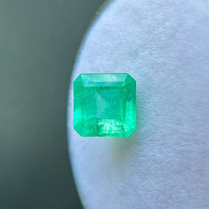 GIA CERTIFIED 1.29ct Colombian Emerald Vivid Green Octagonal Emerald Cut Gem