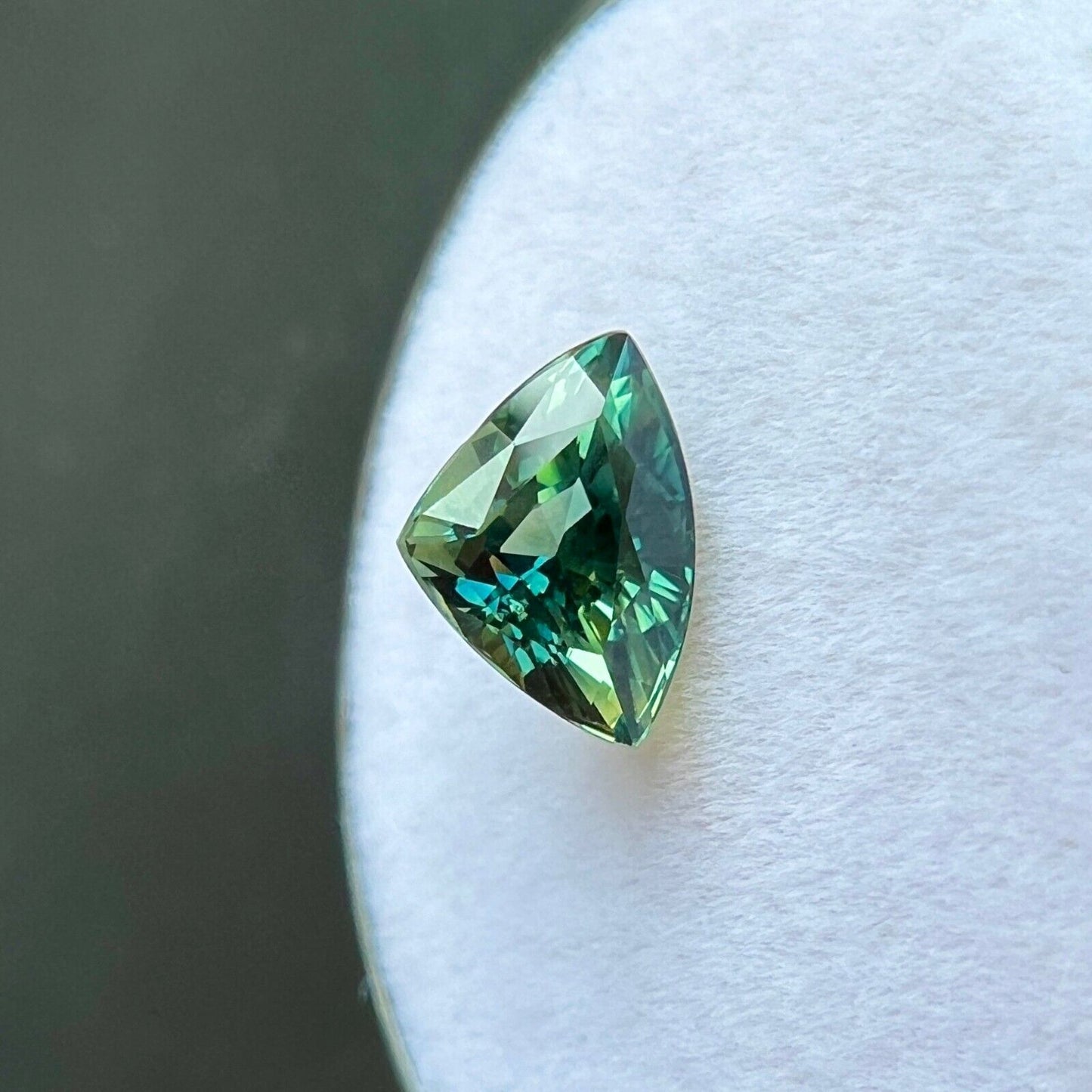 NATURAL 1.59ct Sapphire GRA CERTIFIED Untreated Yellow Green Triangle Trillion