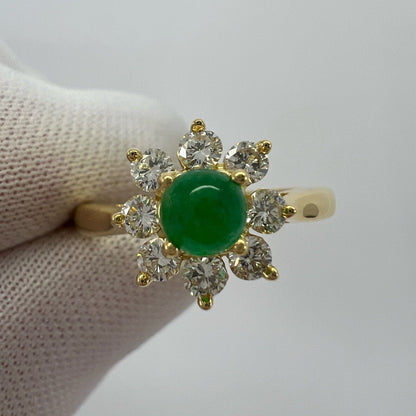 Vintage Tiffany & Co. Round Emerald And Diamond 18k Gold Cluster Flower Ring