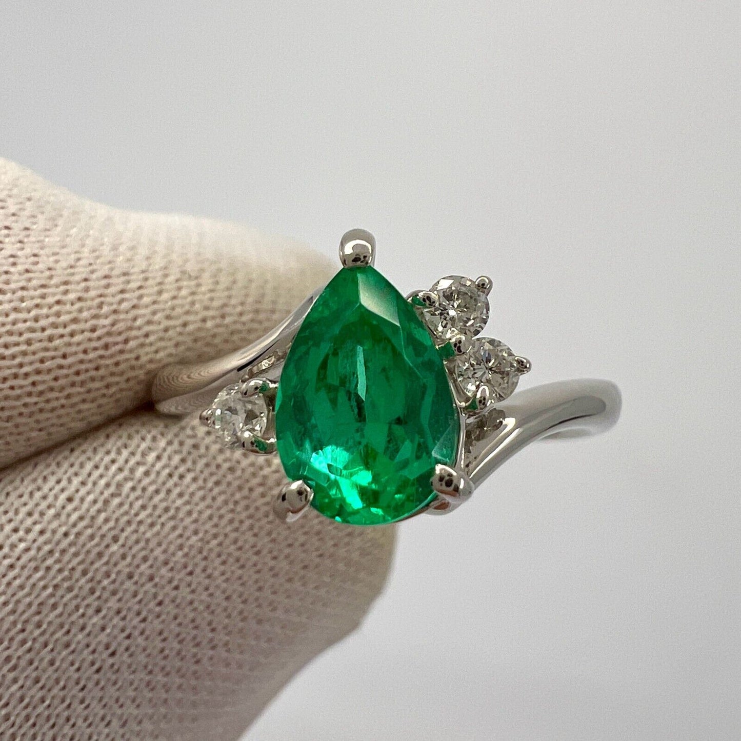 1.06ct Vivid Green Pear Teardrop Cut Colombian Emerald & Diamond Platinum Ring