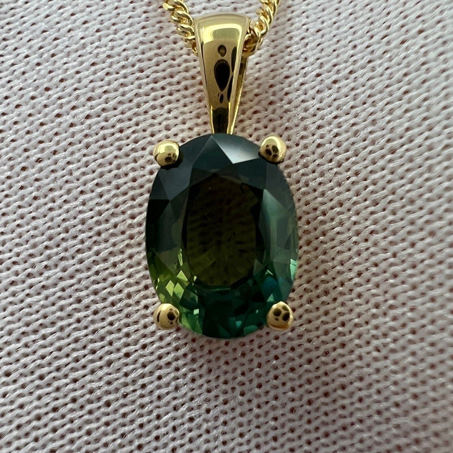 1.60ct Australia Vivid Green Sapphire 18k Yellow Gold Oval Cut Solitaire Pendant