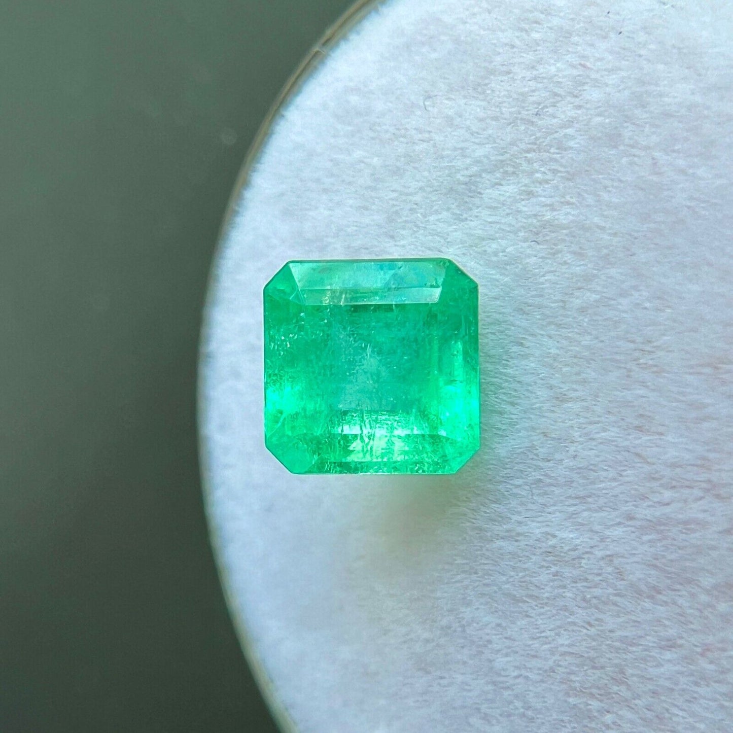 GIA CERTIFIED 1.29ct Colombian Emerald Vivid Green Octagonal Emerald Cut Gem