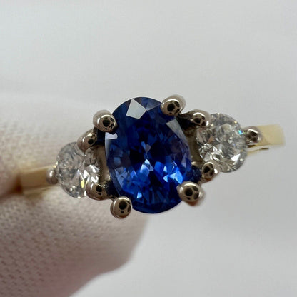 Fine Cornflower Blue Oval Ceylon Sapphire & Diamond Three Stone 18k Gold Ring