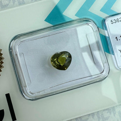 1.13ct UNIQUE Olive Green Yellow UNTREATED Heart Cut Sapphire Gem IGI Blister