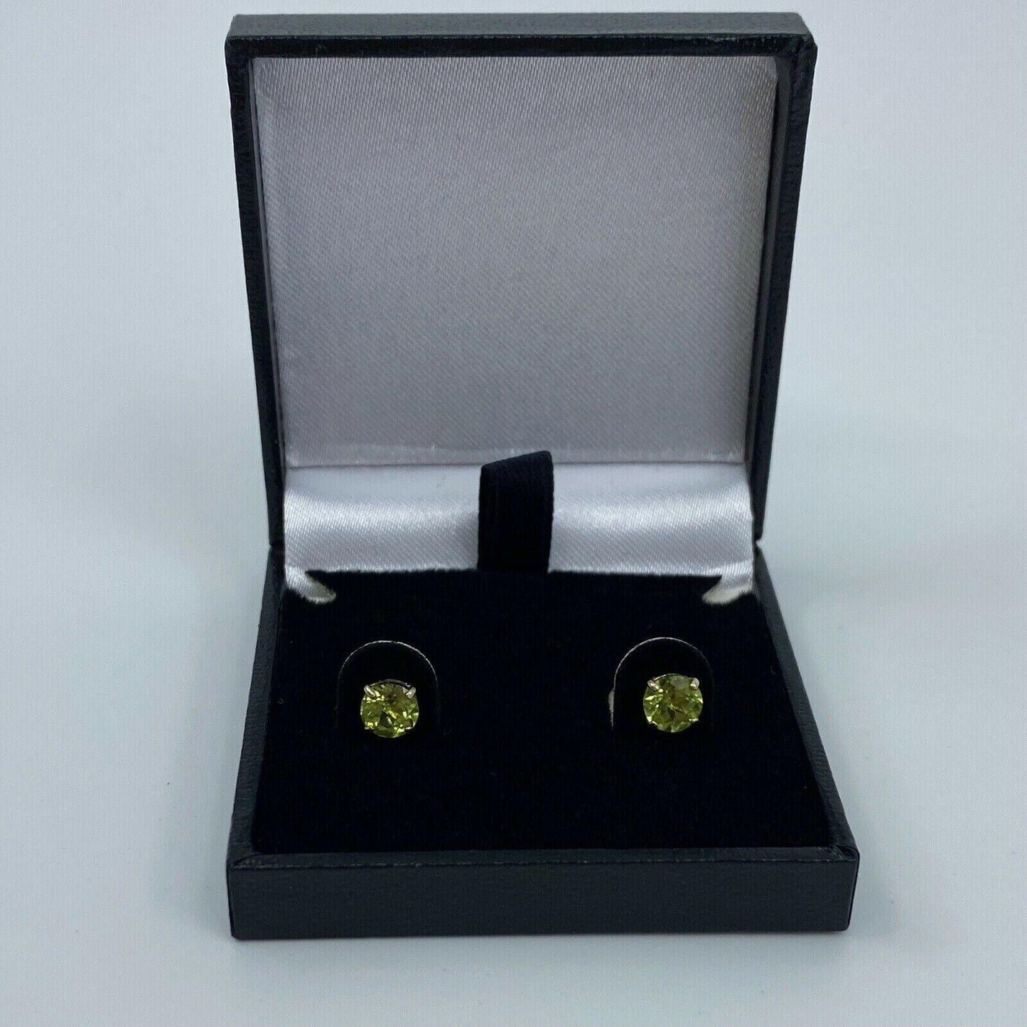 Natural Vivid Green Peridot 1.00ct Yellow Gold 9k Round Cut 5mm Stud Earrings