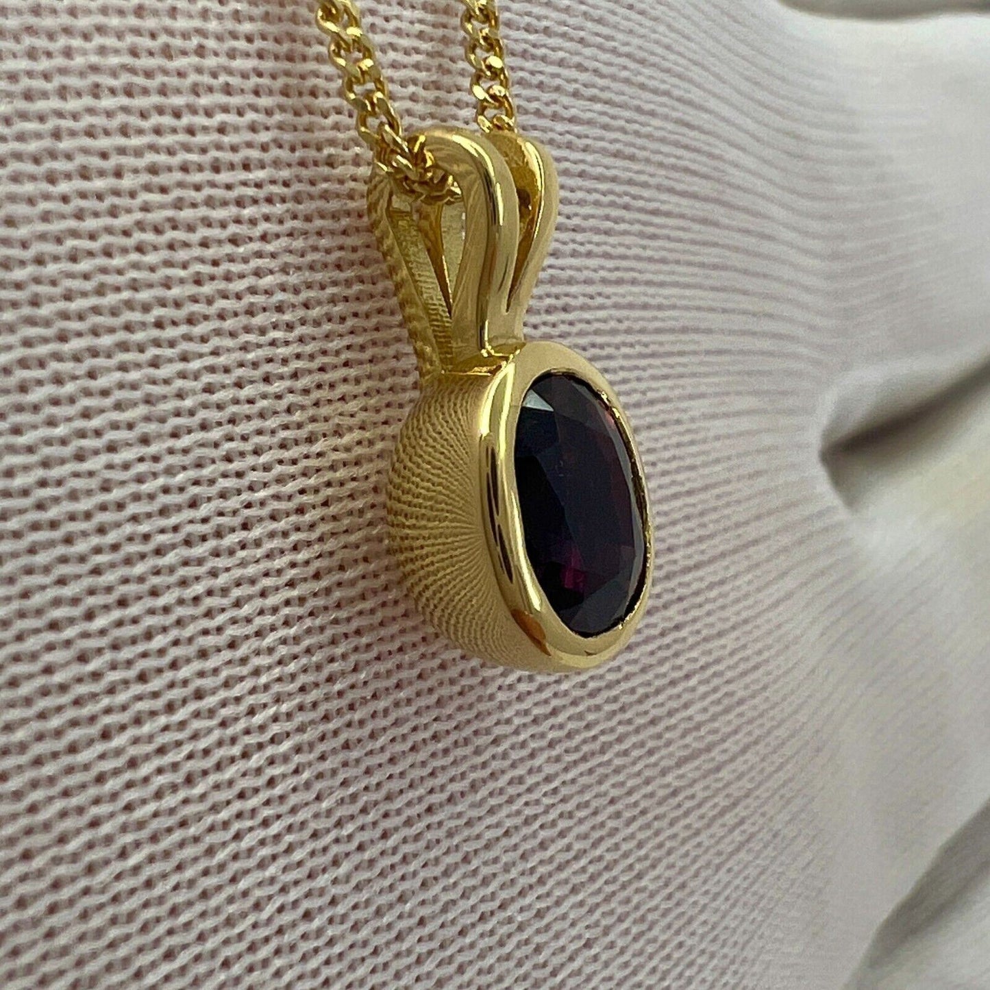 Deep Purple Red Ruby 1.20ct Oval Cut 18k Yellow Gold Solitaire Pendant Necklace