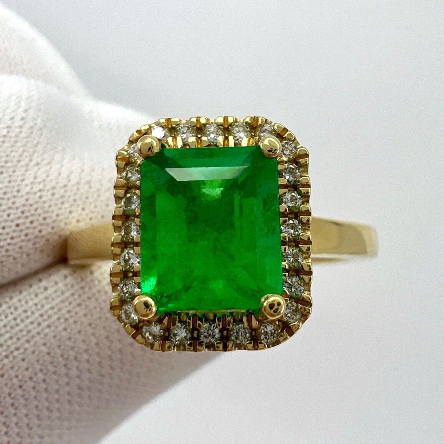 GIA Certified 1.55ct Colombian Emerald Diamond 18k Yellow Gold Cluster Halo Ring