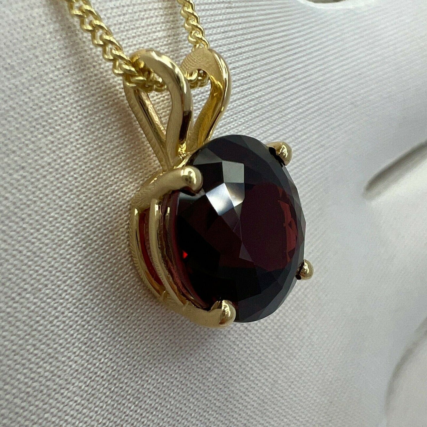 8.88 Carat Rhodolite Garnet Fancy Round Cut Red Yellow Gold Pendant Necklace