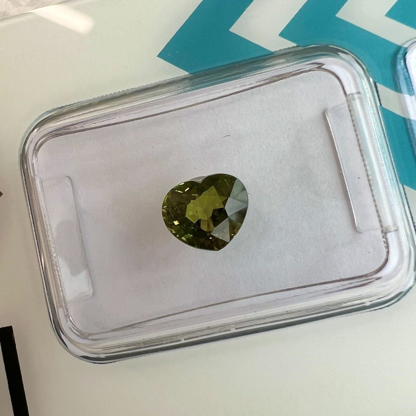 1.13ct UNIQUE Olive Green Yellow UNTREATED Heart Cut Sapphire Gem IGI Blister