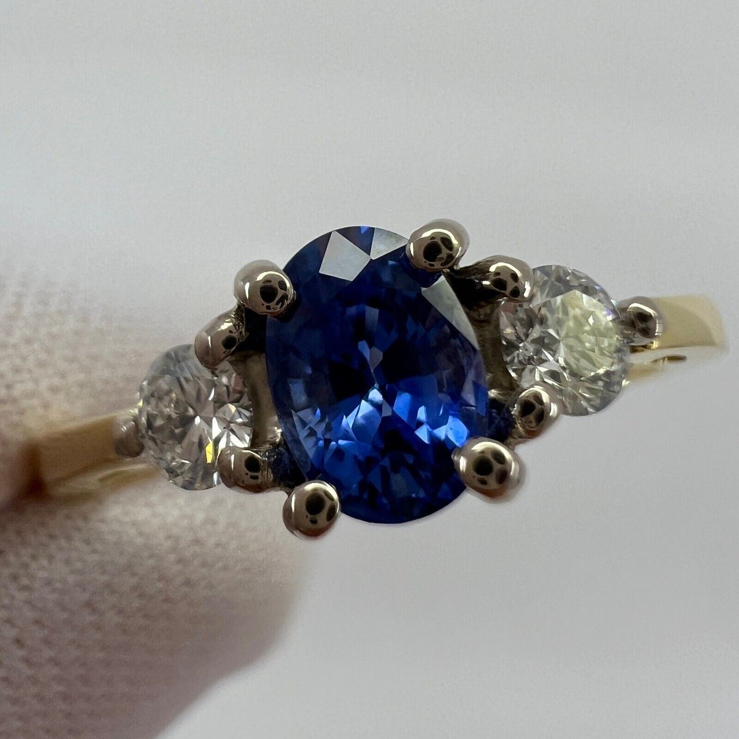 Fine Cornflower Blue Oval Ceylon Sapphire & Diamond Three Stone 18k Gold Ring