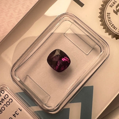 1.34ct Colour Change Garnet NATURAL Cushion Cut RARE IGI CERTIFIED Gemstone