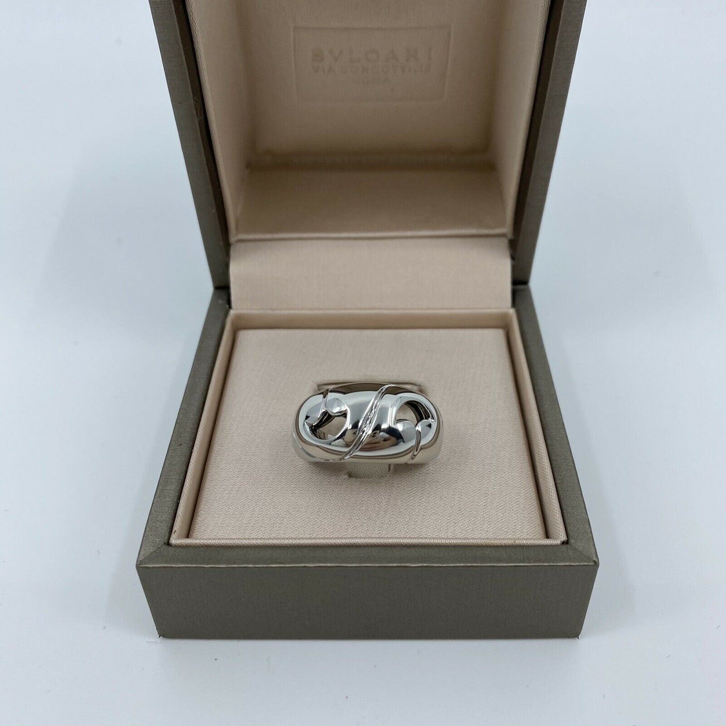 Vintage Bvlgari Bulgari Nuvole Rare 950 Platinum Dome Ring with Bvlgari Ring Box