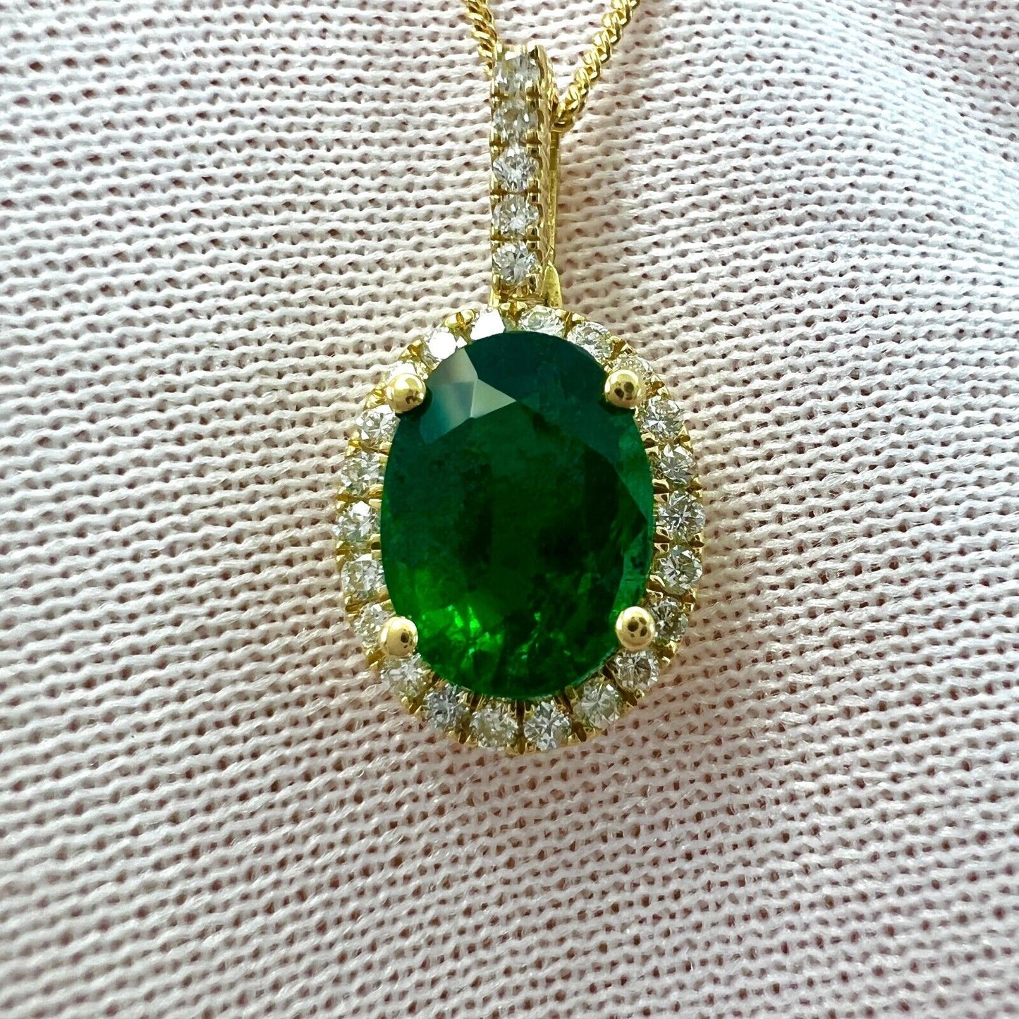 GIA Certified 1.26ct Fine Green Oval Cut Emerald & Diamond 18k Gold Halo Pendant