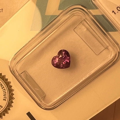 1.03ct NATURAL Colour Change Garnet Pink Purple IGI CERTIFIED Heart Cut Gem