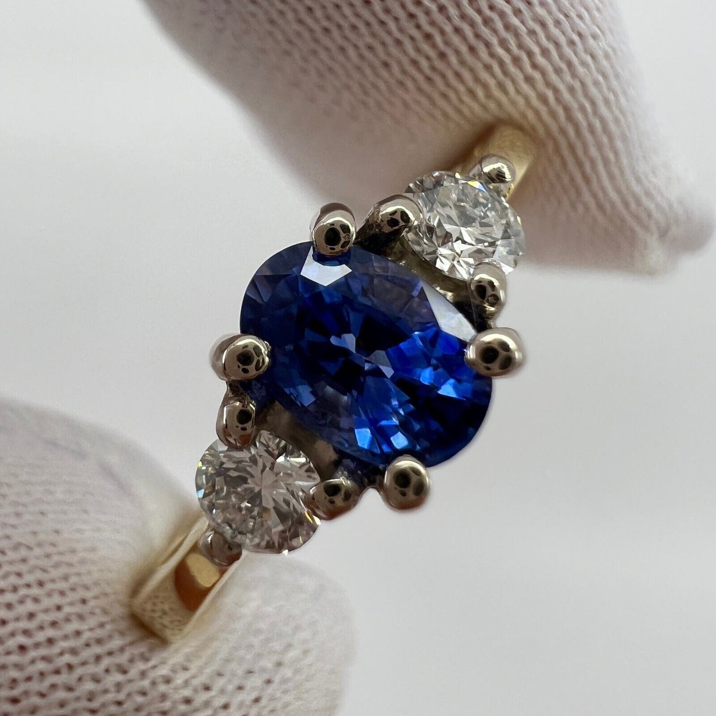 Fine Cornflower Blue Oval Ceylon Sapphire & Diamond Three Stone 18k Gold Ring