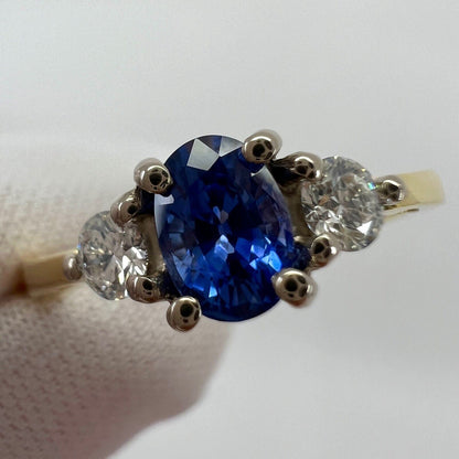 Fine Cornflower Blue Oval Ceylon Sapphire & Diamond Three Stone 18k Gold Ring