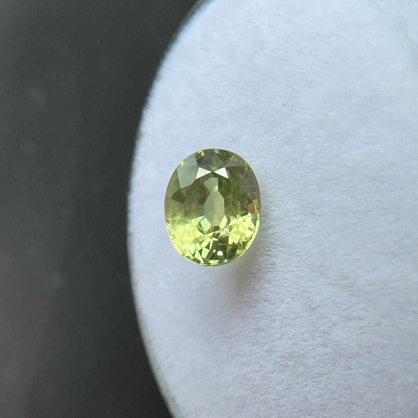 1.01ct NATURAL Sapphire Unique Colour Vivid Yellow Green Oval Cut Gem 6x5mm