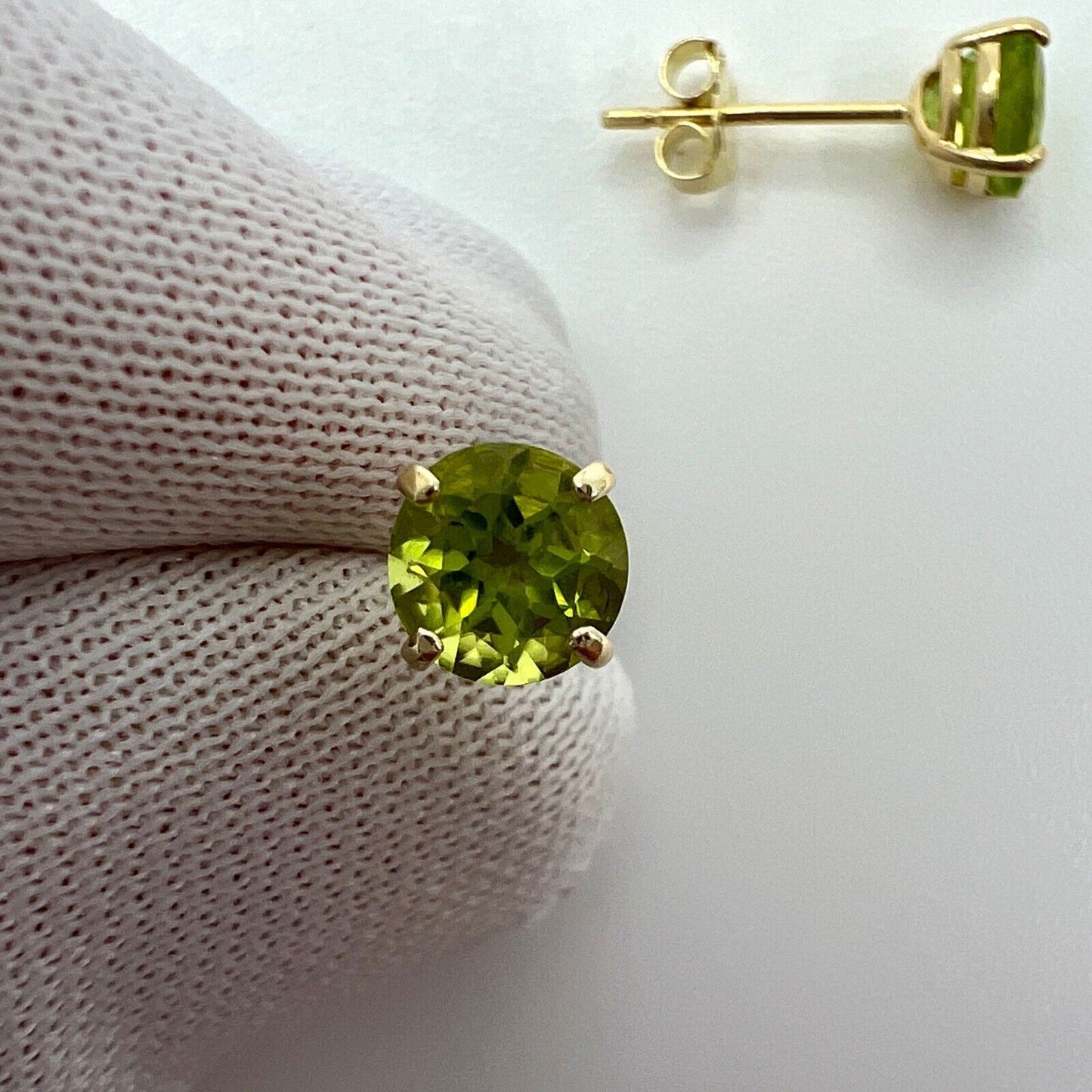 Natural Vivid Green Peridot 1.00ct Yellow Gold 9k Round Cut 5mm Stud Earrings