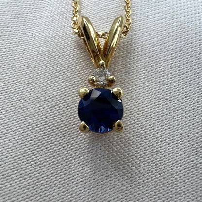 Fine Ceylon Cornflower Blue Sapphire & Diamond Round Cut 18k Yellow Gold Pendant