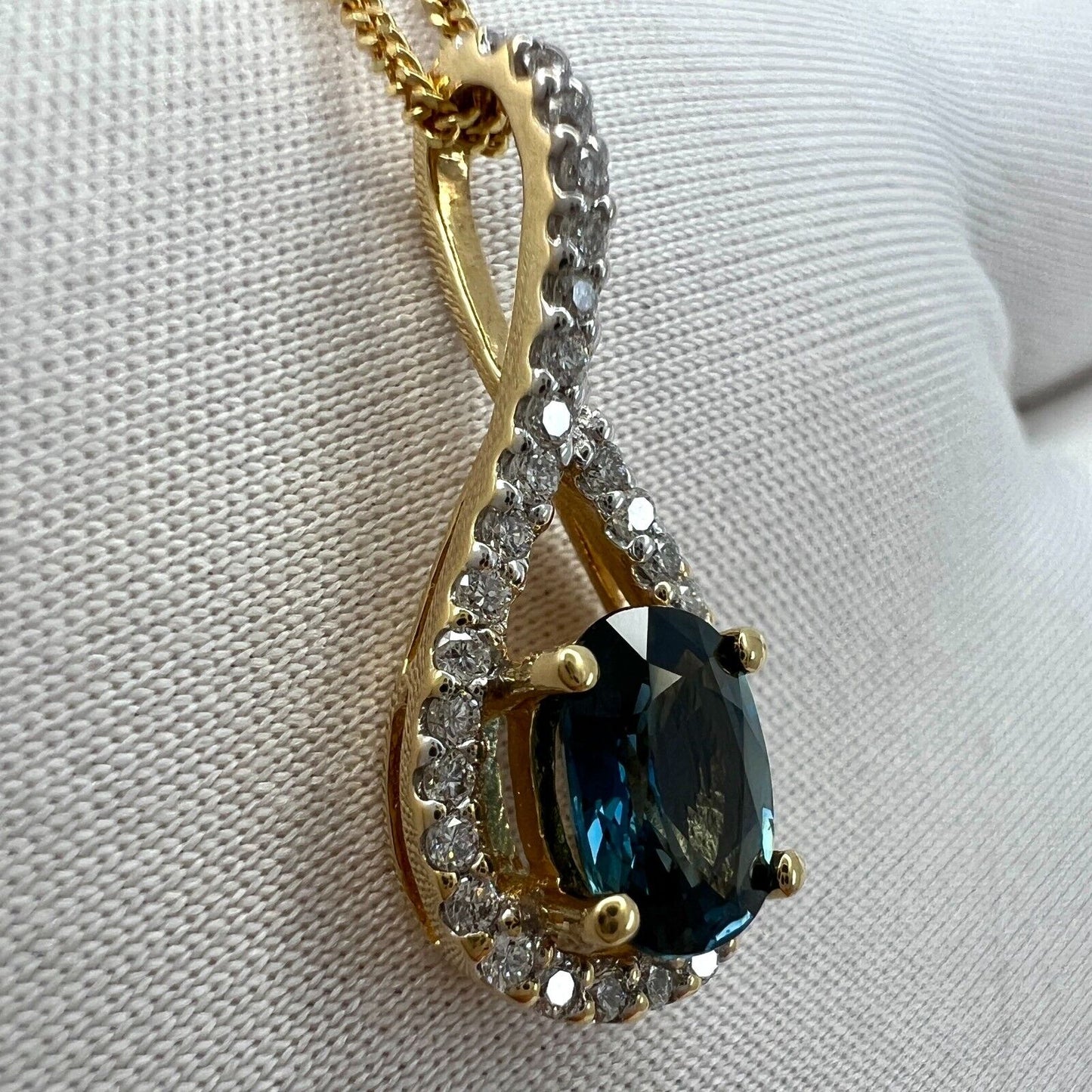 NATURAL 1.23ct Blue Sapphire & Diamond Crossover 18k Gold Oval Pendant Necklace